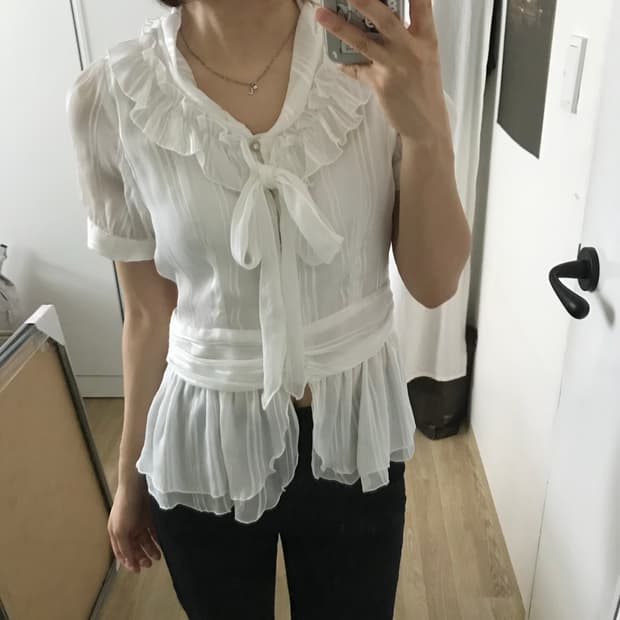 쉬폰 프릴 반팔 블라우스