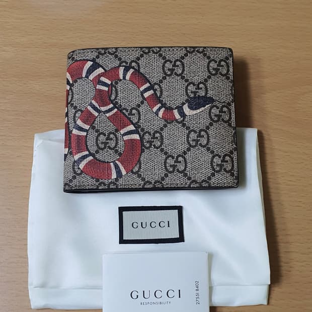 구찌 스네이크 코인 지갑/반지갑 새상품급 정품(감정O)