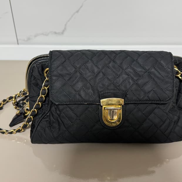 프라다 퀄팅 체인백 