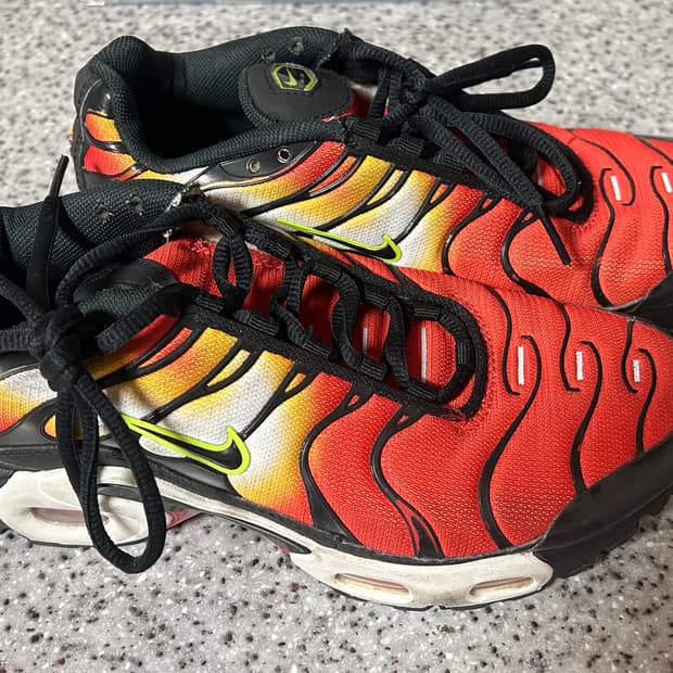 나이키 에어맥스 플러스 오렌지 235mm