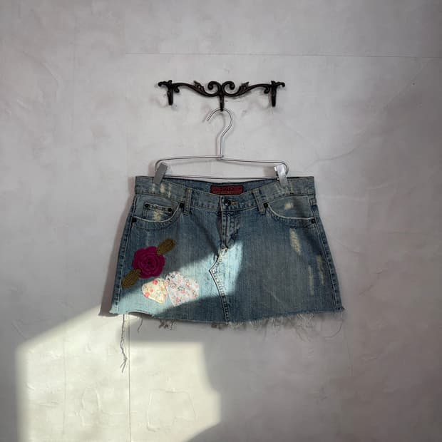 Destroyed denim bohemian patch mini sk