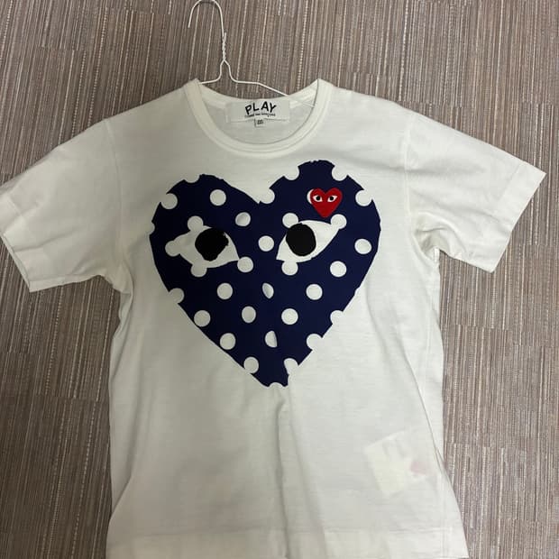 일본구매)xxs 꼼데가르송 블루 도트반팔 빅하트 꼼데 티셔츠 cdg