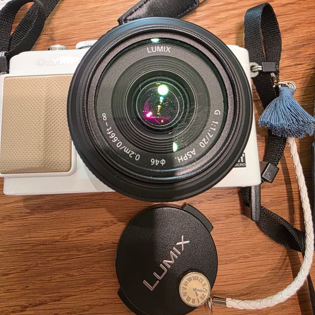 올림푸스 PEN Lite E-PL5 미러리스 카메라 + 20mm 렌즈