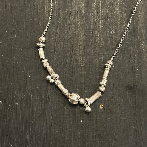 Musta karensilver mix necklace