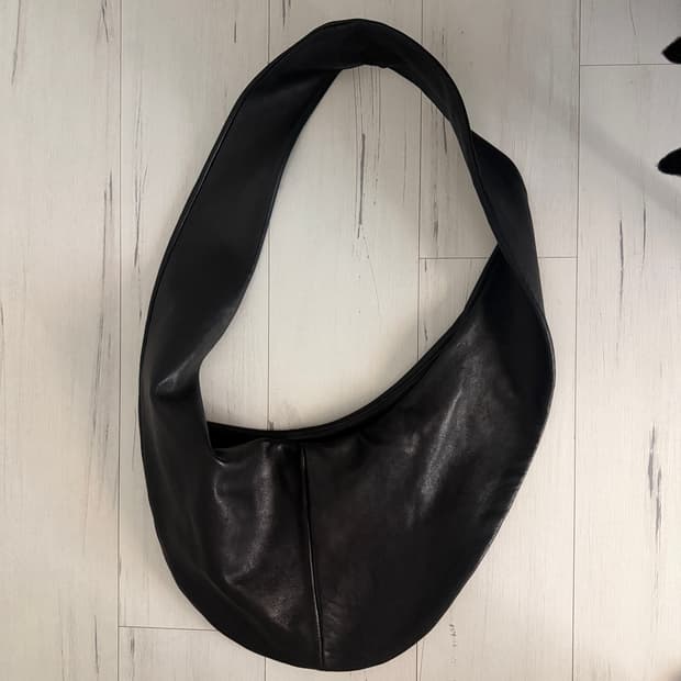 No.250 Leather Crossed Bag, Black