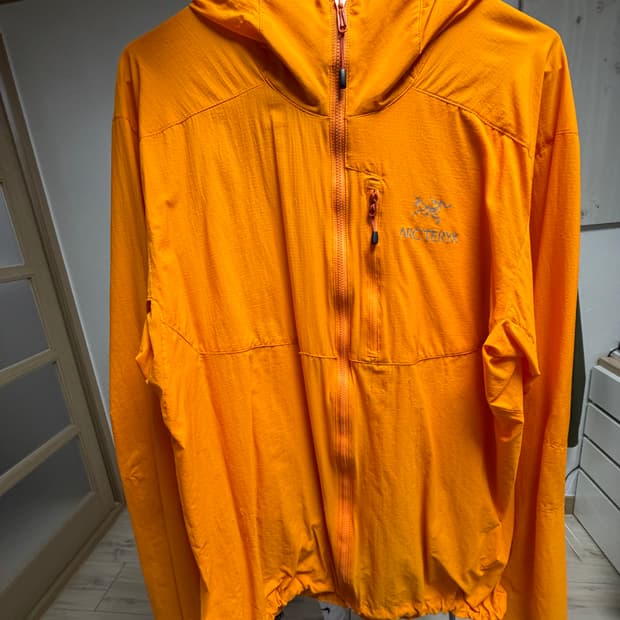 아크테릭스 스쿼미시 M 오렌지 구형