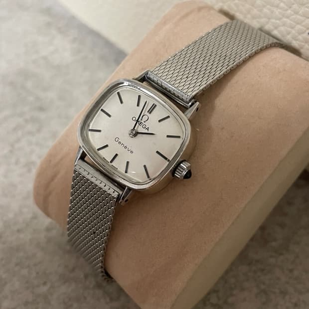 오메가 제니브 스퀘어 수동시계