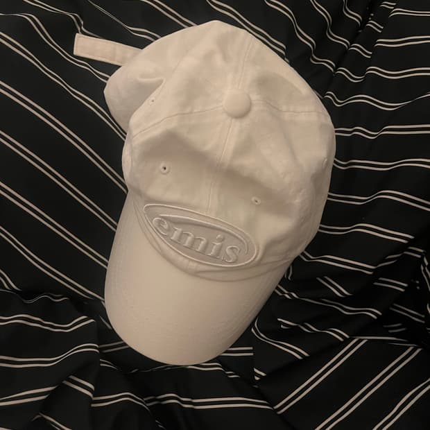 Emis 화이트 볼캡
