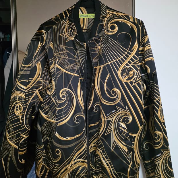 베르사체 봄버패딩52