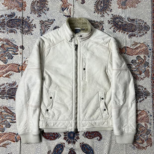 아르마니 익스체인지 하이넥 시어링 자켓