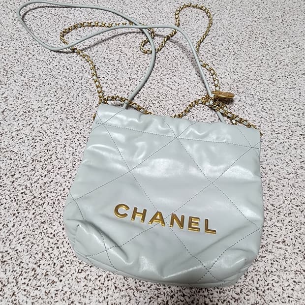 샤넬 22 미니백 베이비블루