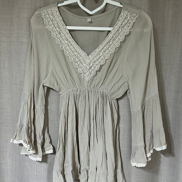 빈티지 베이지 레이스 보헤미안 블라우스