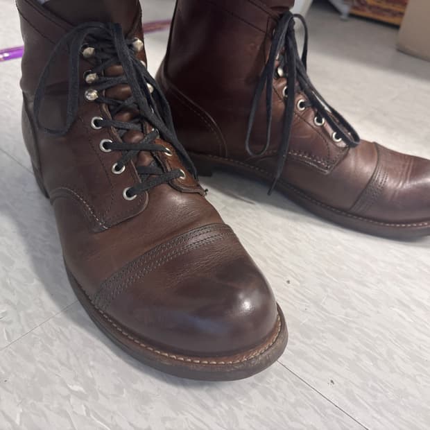 레드윙 8111 12D (300)