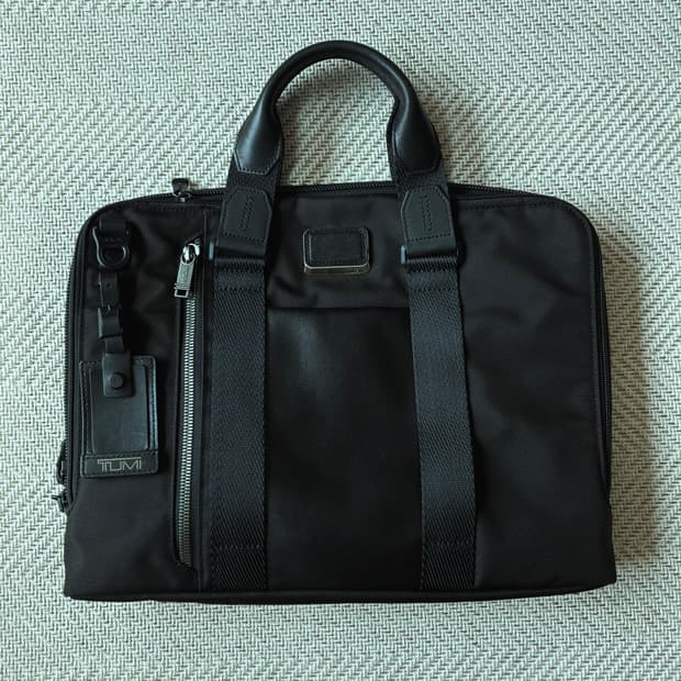 투미(TUMI) 알파 브라보 아비아노 슬림 브리프 서류가방