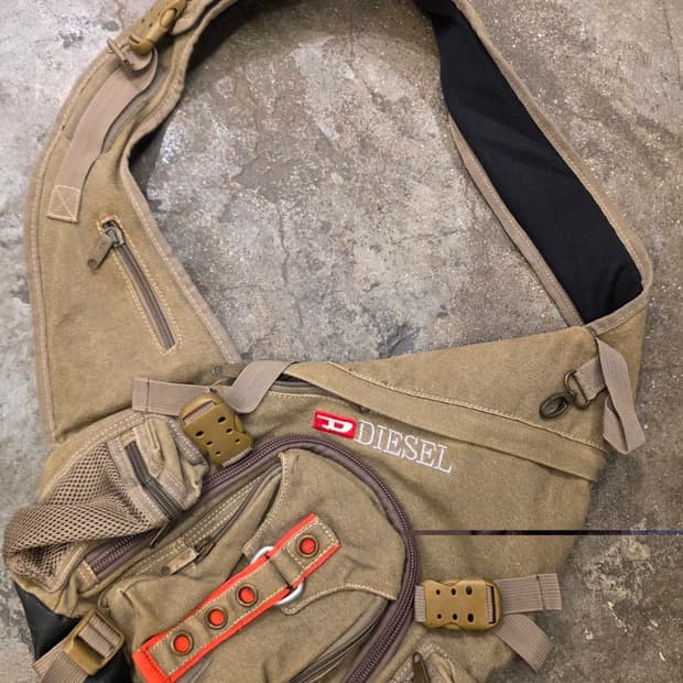Diesel Spare Parts 디젤 00' 스페어 파츠 Y2K 슬링백