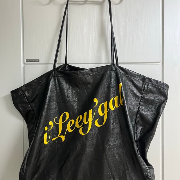 L.E.E.Y i'Leey'gal bag