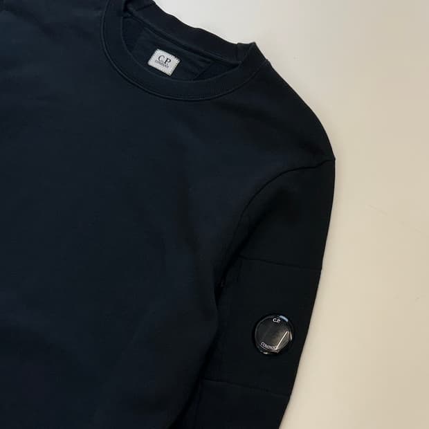 CP컴퍼니 렌즈 맨투맨 XL