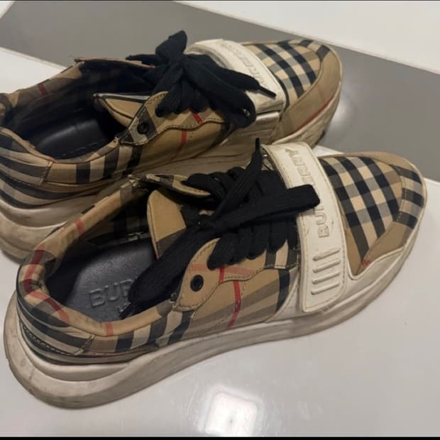 버버리 체크 스니커즈