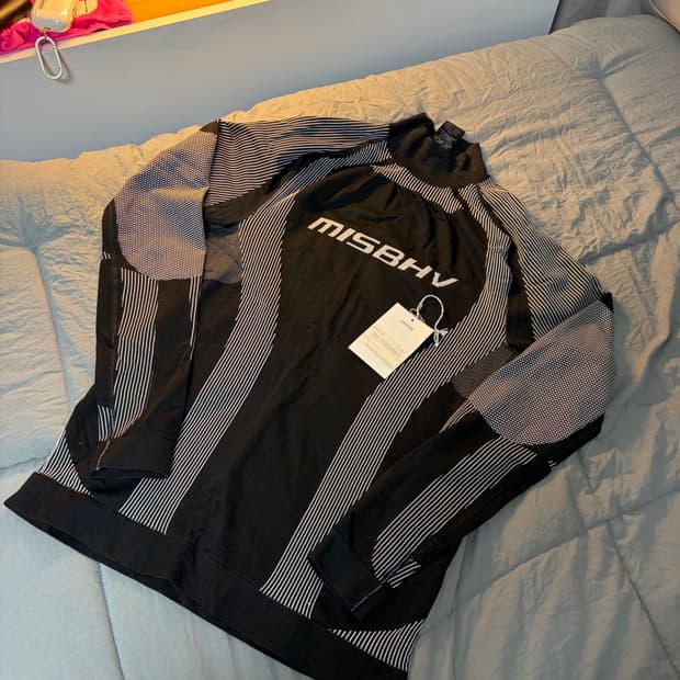 MISBHV 미스비헤이브 스포츠탑