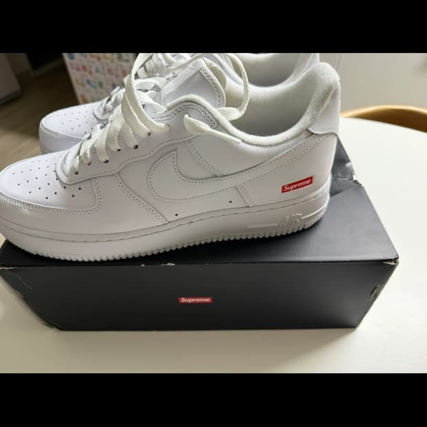 [풀구성/새제품]슈프림 나이키 에어포스 화이트 290