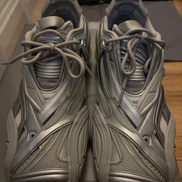 발렌시아가타이렉스41사이즈실버풀박스