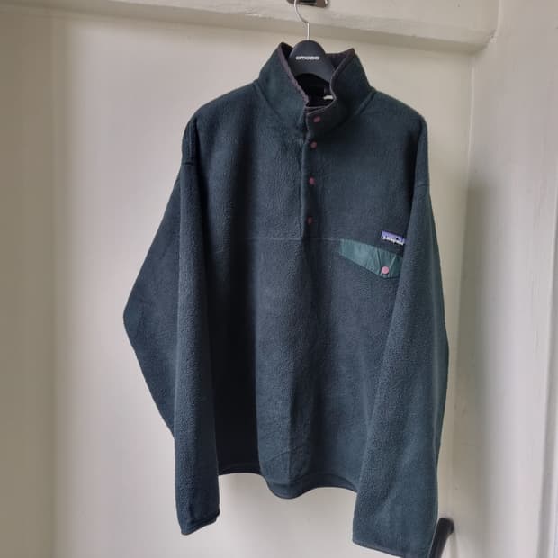 파타고니아 신칠라 딥그린 퍼플 L 미국생산