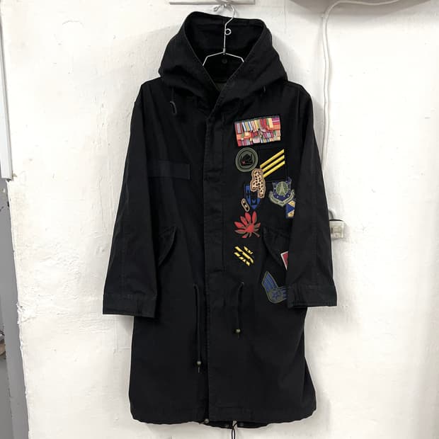 미스터앤미세스 아플리케 패치 밀리터리 코트