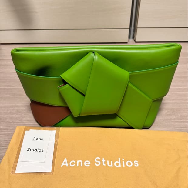 Acne studio 아크네스튜디오 Musubi 무수비 클러치