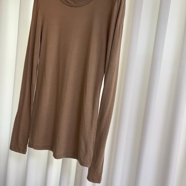 프로스트제이 슬림넥셔링티 - 베이지