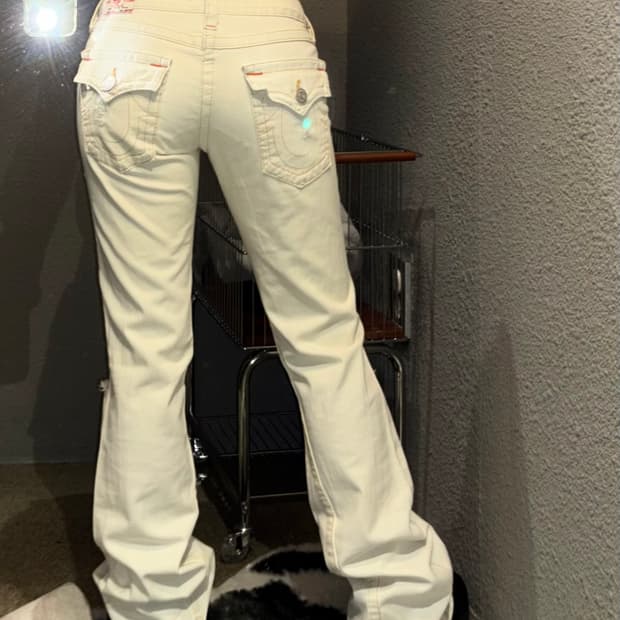 트루릴리젼 부츠컷 화이트 데님팬츠