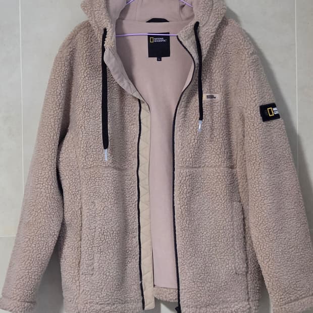 내셔널지오그래픽 뽀글이 후드 플리스 L사이즈(100)
택포