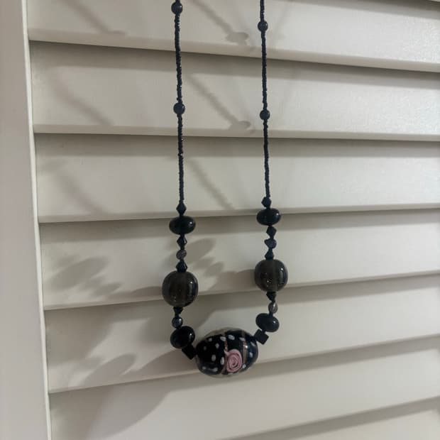 도트패턴 로즈 빈티지 목걸이