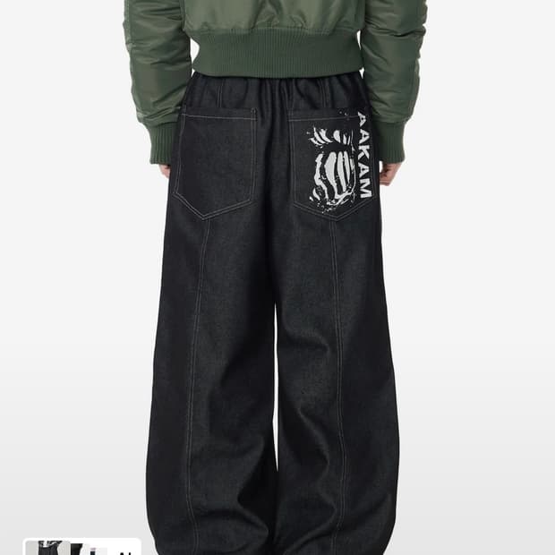 아캄 Knee Pin-tuck Printed Denim Pants