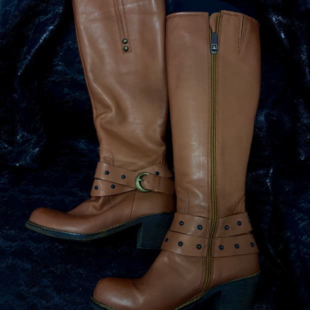 “Vintage” Y2K Mood Bondage Strap Studded