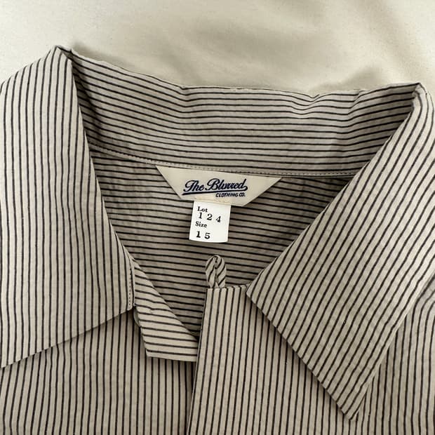 the blurred clothing 셔츠