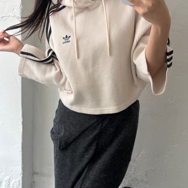 Adidas 아디다스 아이보리 컬러 와플 크롭 후드 티셔츠