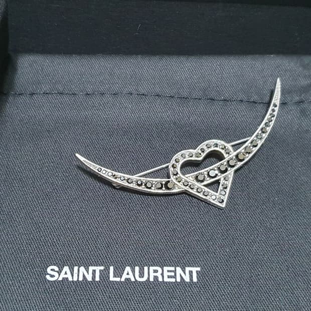 생로랑 문하트 브로치