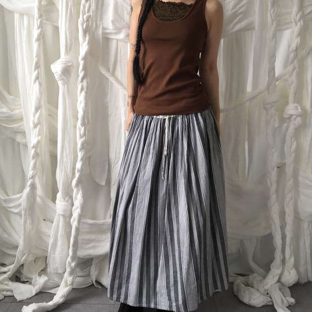 Lace point sleeveless