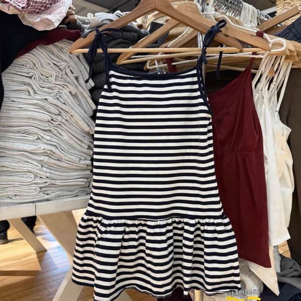 구해요 브랜디멜빌 스트라이프 나시