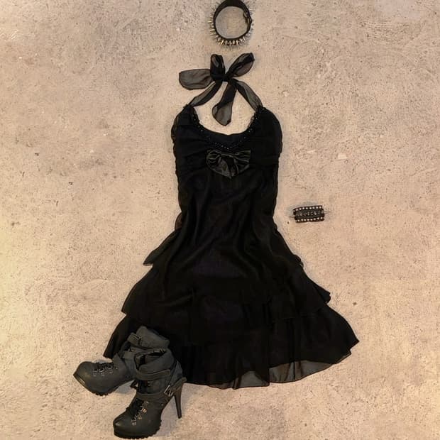 리본 포인트 홀터 원피스