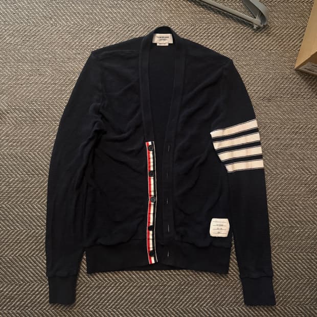 톰브라운 22ss 라셀스티치 사선 코튼 가디건 2사이즈