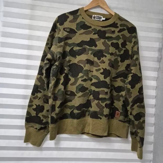 베이프 카모플라쥬 맨투맨 티셔츠