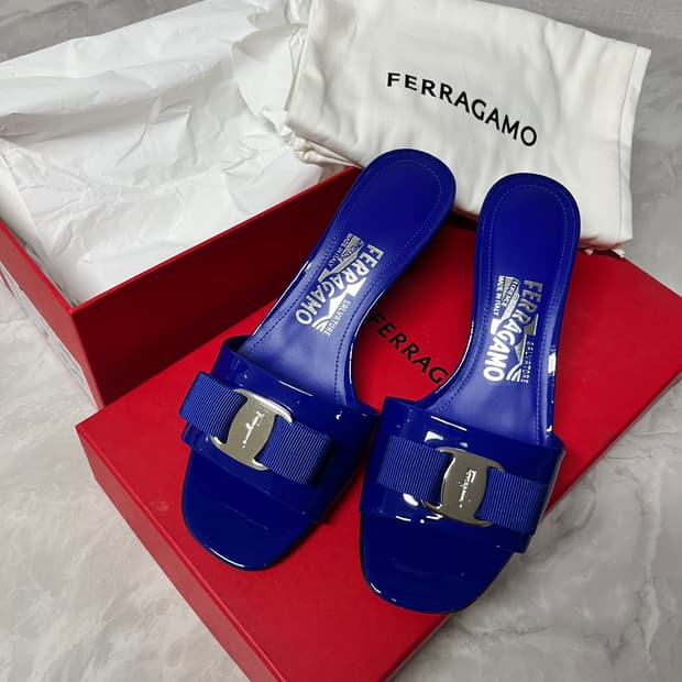 페라가모 블루 샌들 6 1/2사이즈 D볼 새상품
