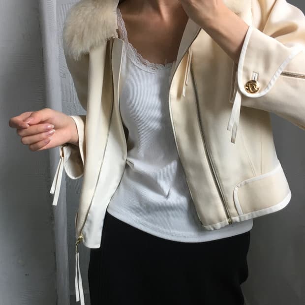 Louis Vuitton 루이비통 아이보리 퍼 트리밍 크롭 자켓