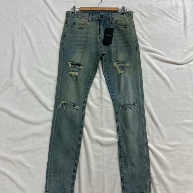 (30)생로랑 15AW 디스트로이드 워싱 데님 팬츠