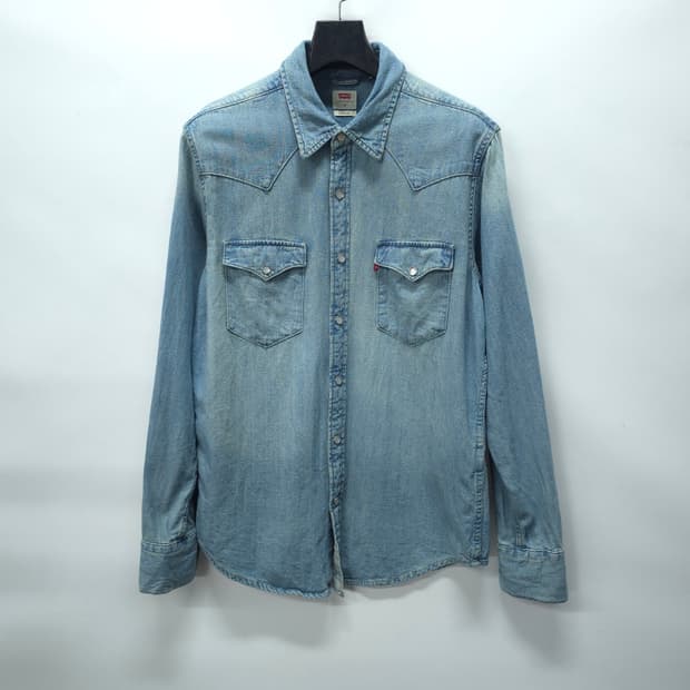 리바이스 블랭크탭 빈티지워싱 연청 웨스턴 데님 셔츠(95)