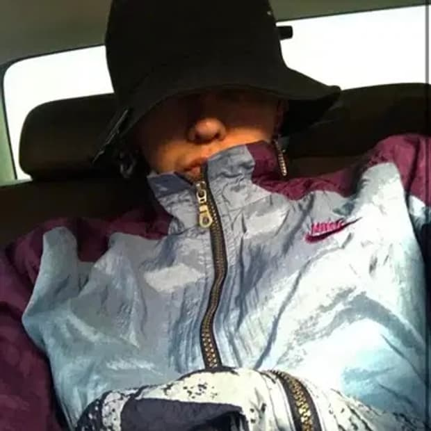 지드래곤 지디 착용 나이키 빈티지 바람막이