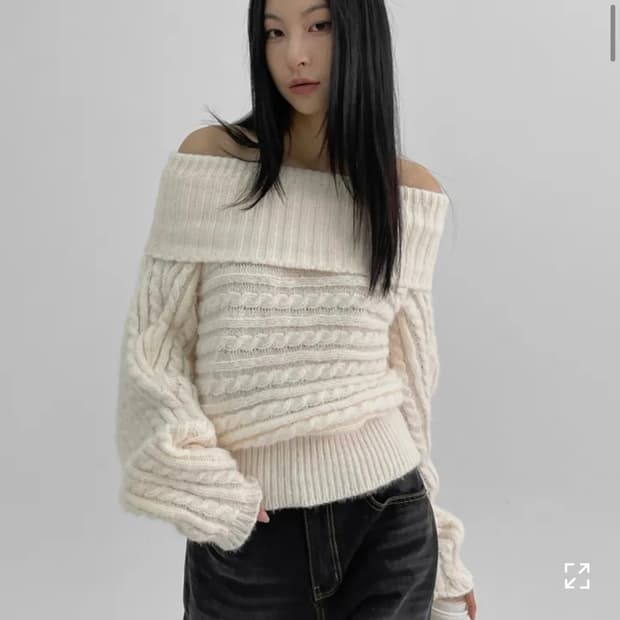 블랙업 오페든 케이블 오프숄더 니트