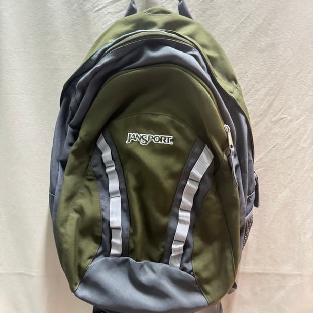 잔스포츠 대장급 올리브 백팩 처분 유니크 