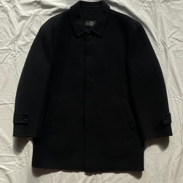 발렌시아가 파리 스테로이드 코트